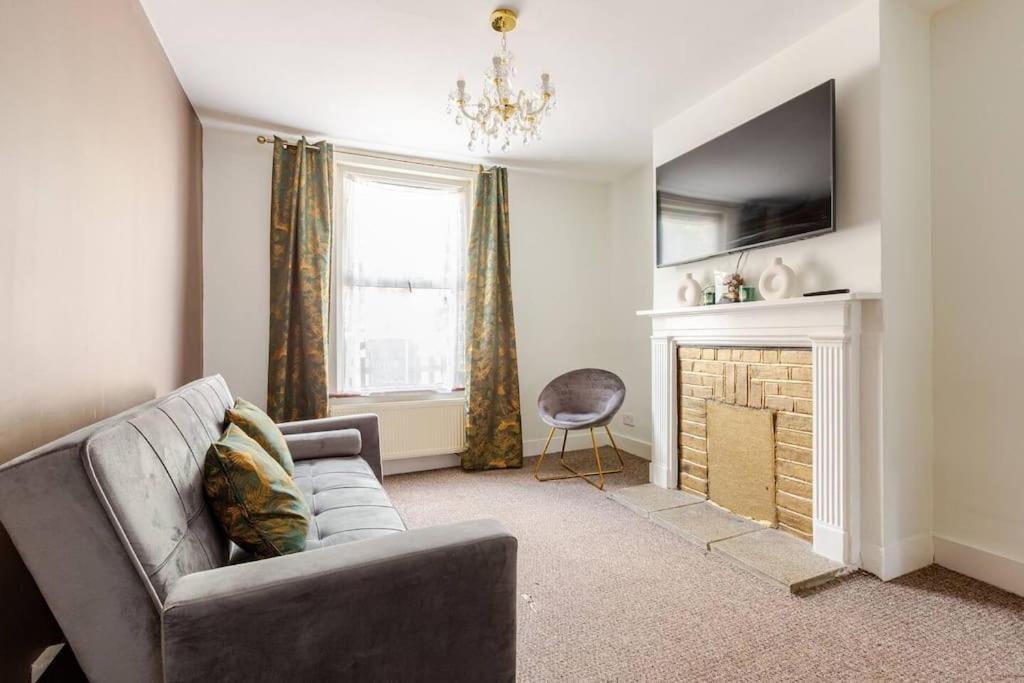 2bed By Jubilee Square Apartment *