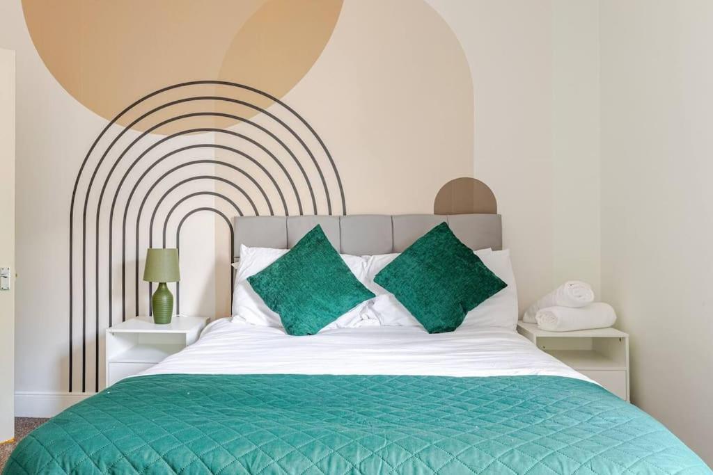 2bed By Jubilee Square *